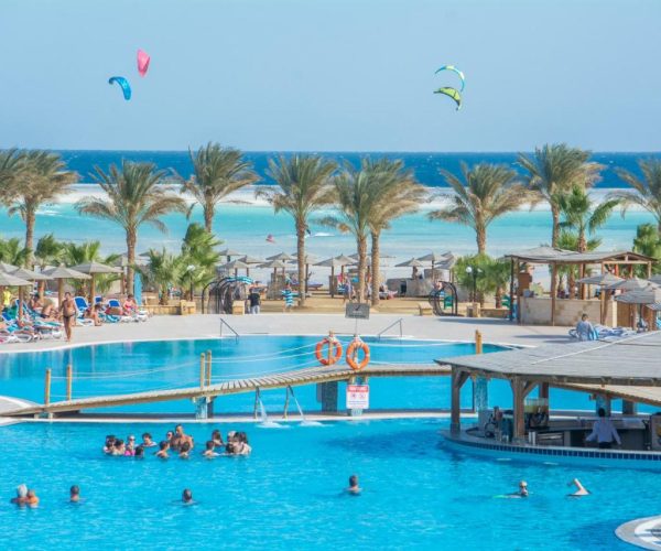 Casa Mare Resort in Marsa Alam de zwembaden met zicht over de zee