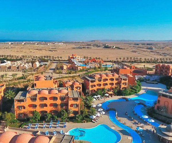 Dream Lagoon Aqua Resort in Marsa Alam resort overview met droneview