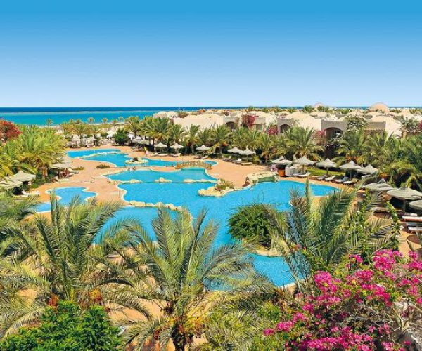 Dream Lagoon Aqua Resort in Marsa Alam zwembaden overzicht met zeezicht