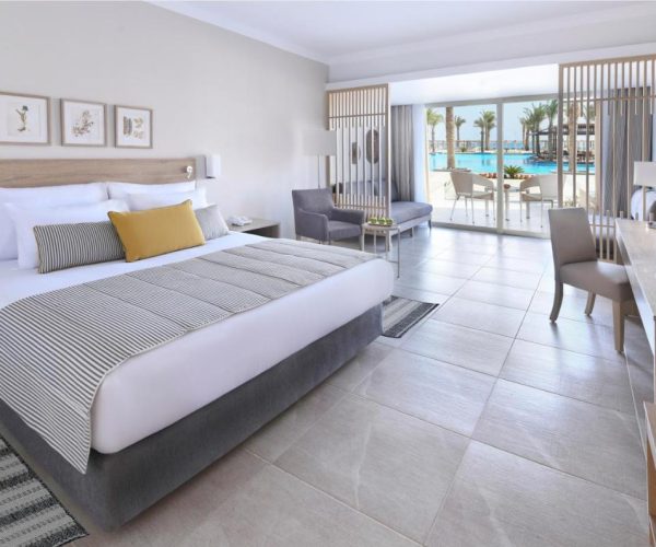 Iberotel Costa Mares in Marsa Alam de deluxeroom die grenst aan het de zwembaden