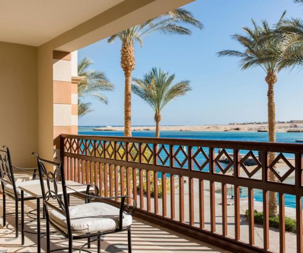 Marina Resort Port Ghalib in Marsa Alam het balkon met uitzicht op de zee