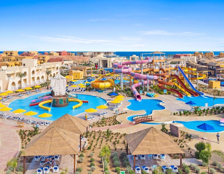 Pickalbatros Portofino Vita Resort in Marsa Alam waterpark van de zijkant