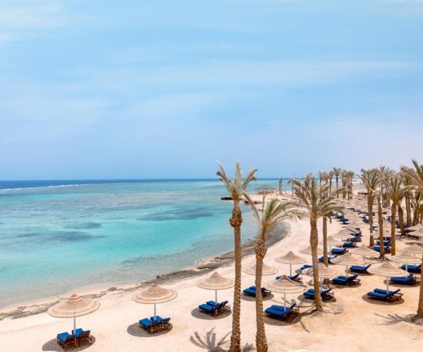 Pickalbatros Villaggio Resort Portofino in Marsa Alam het strand met uitzicht over de oceaan