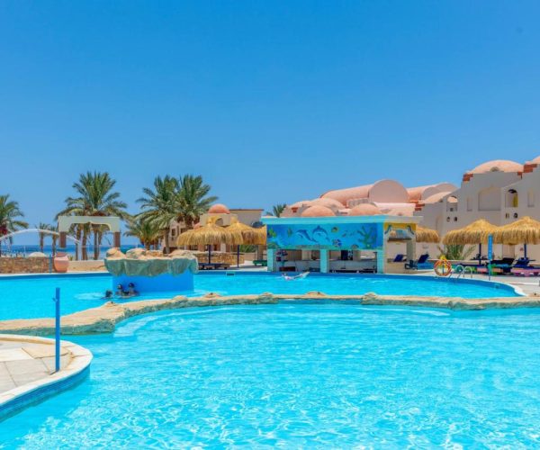 Protels Beach Club Spa in Marsa Alam bij de zwembaden van het resort