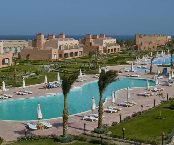 Sentido Akassia Beach in Marsa Alam de zwembaden van het resort van een hoogte