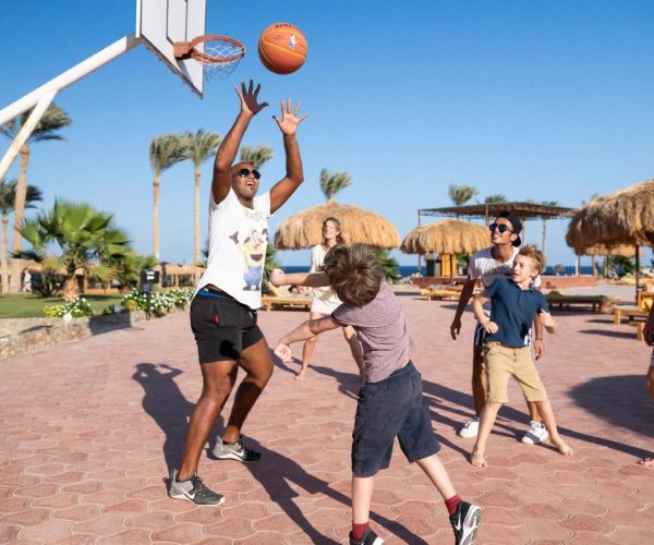 Three Corners Sea Beach Resort in Marsa Alam het basketbal veld van het resort