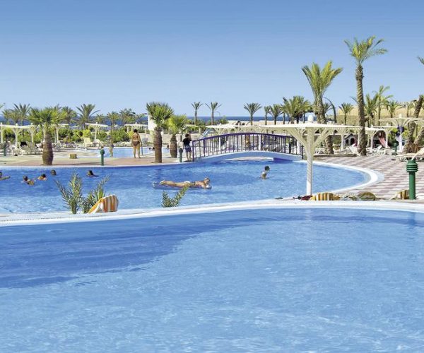 Utopia Beach Club in Marsa Alam bij het zwembad met zeezicht