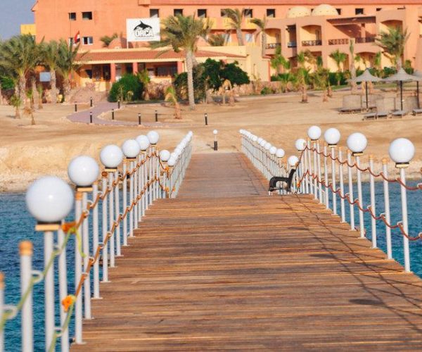 Wadi Lahmy Azur Resort in Marsa Alam de pier van het resort